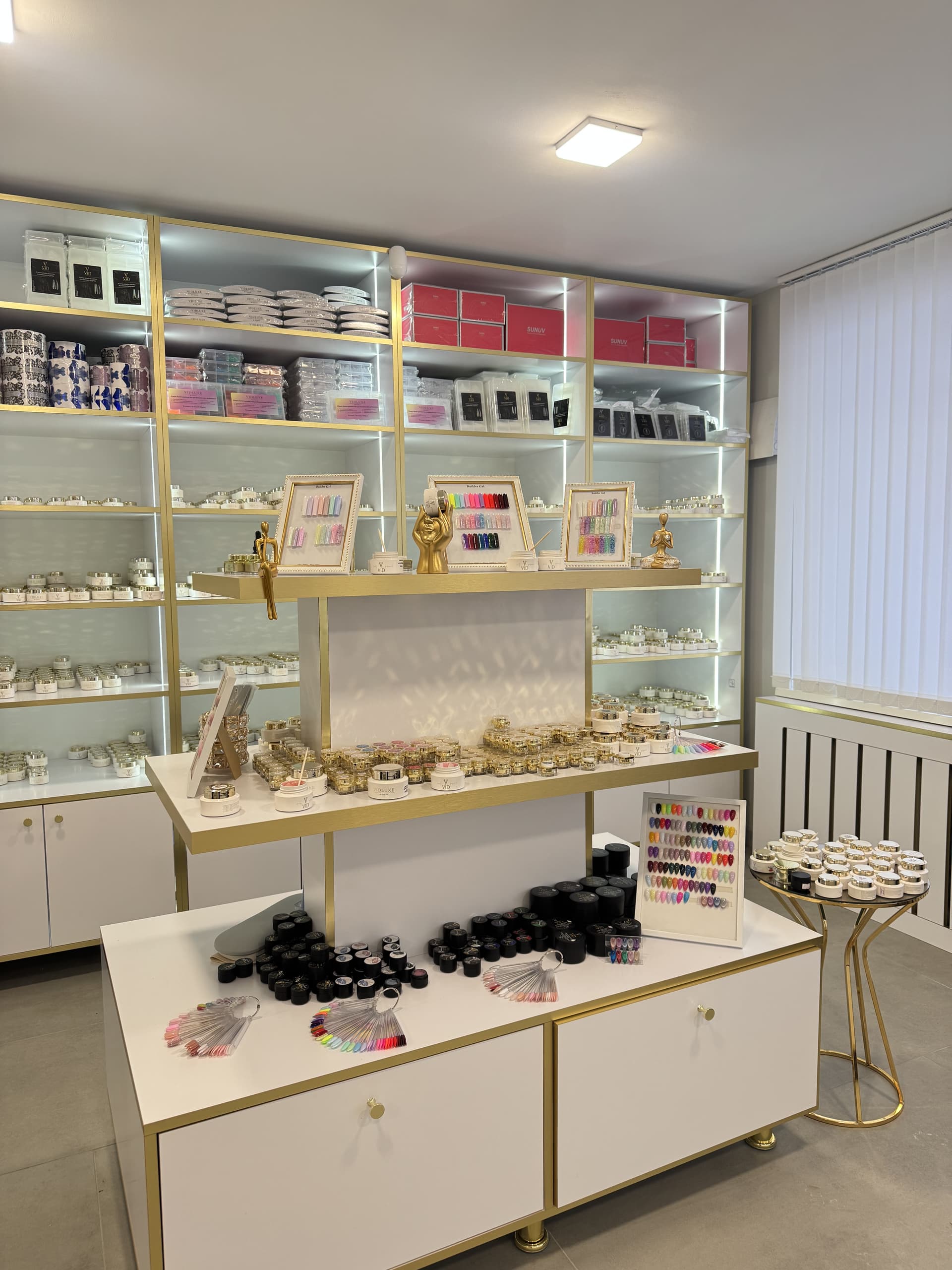 Vidluxe store interior